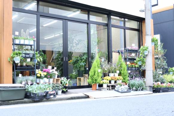 「フラワーショップスパイラル」　（神奈川県横浜市保土ケ谷区）の花屋店舗写真1